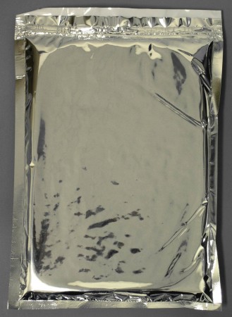 Reusable envelope features leak-resistant zipper seal